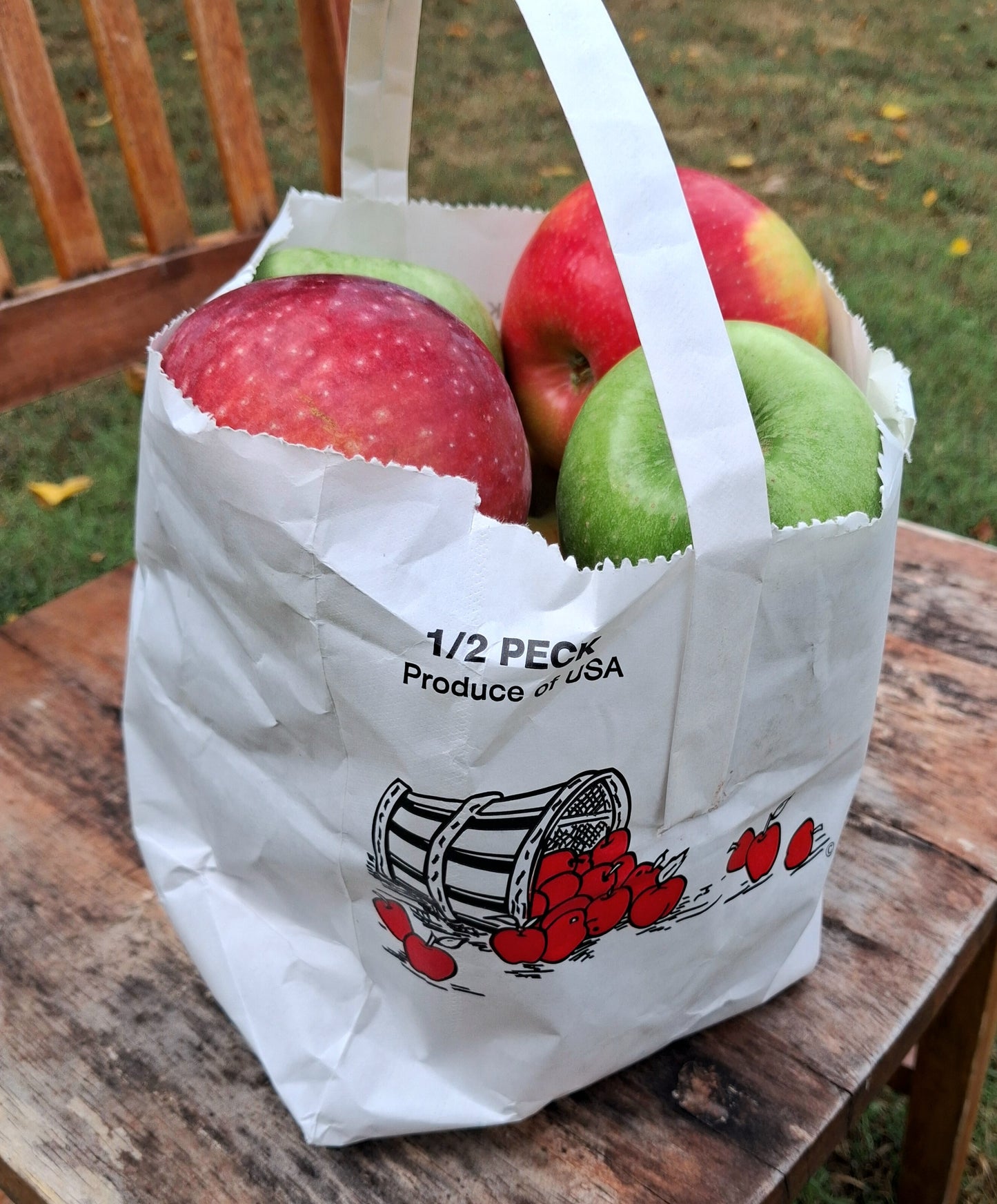 1/2 Peck Apple Bag - Sweet Mix